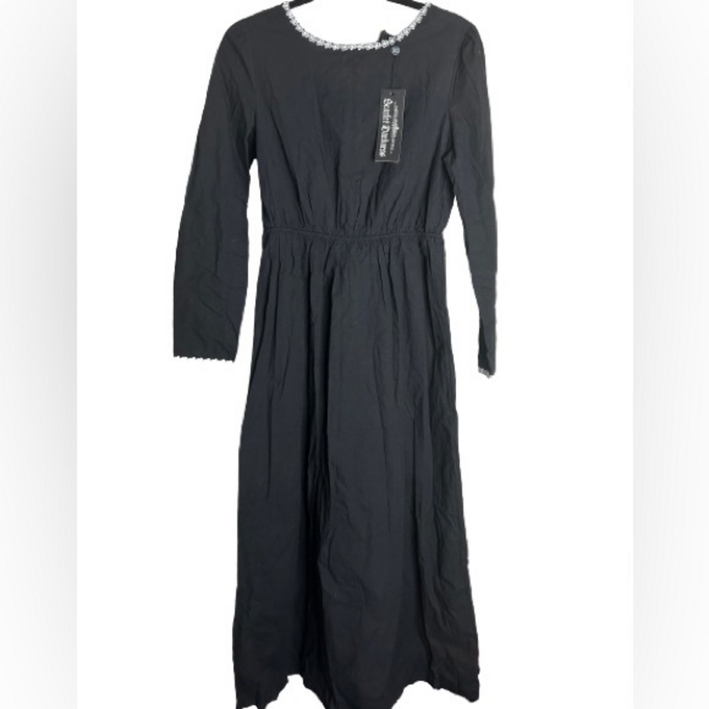 Scarlet Darkness black dress white‎ scalloped trim